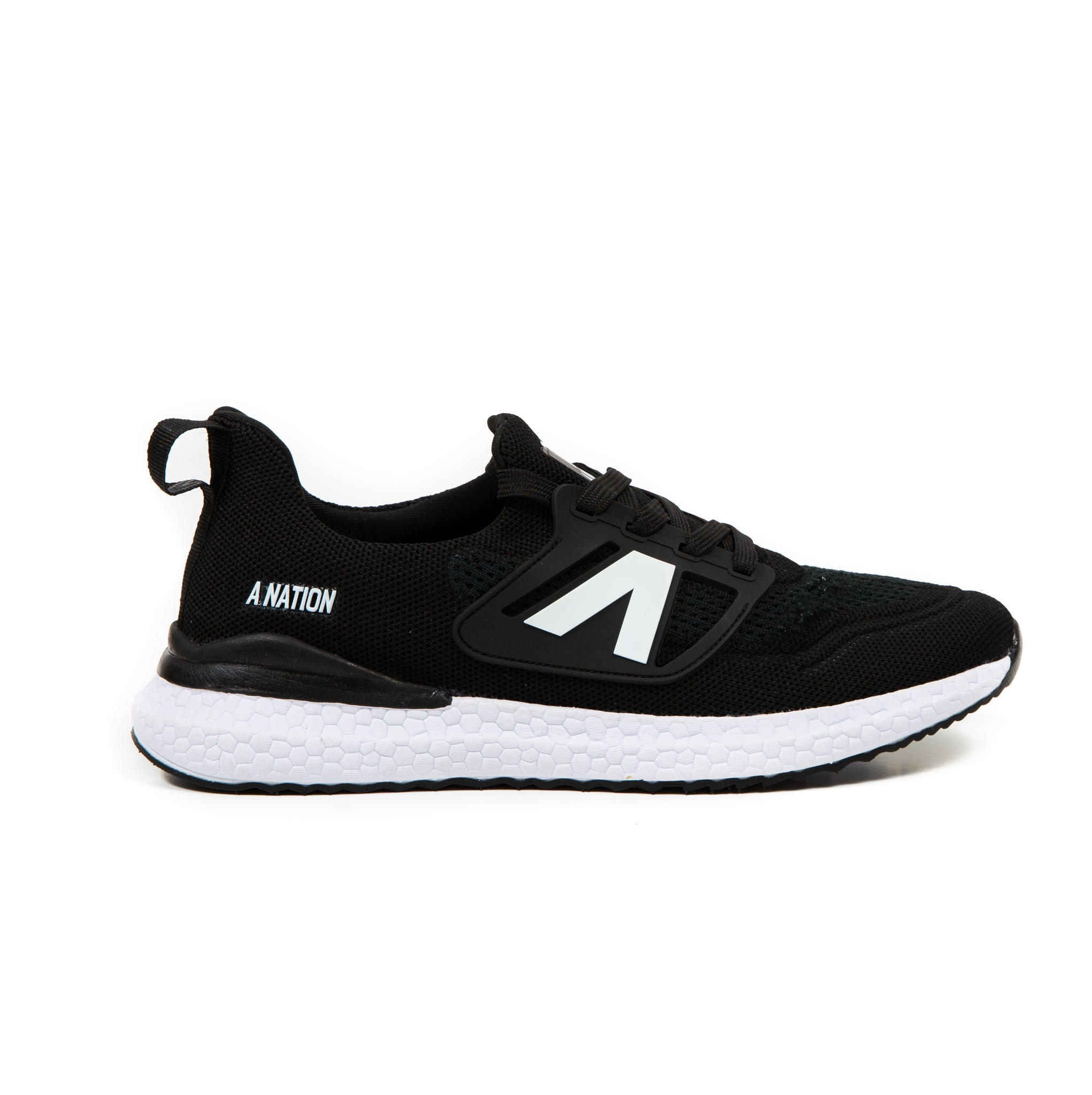 AN ULTRA- BLACK (M)